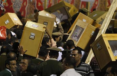 Egyptians flock to polls in first post-Mubarak poll