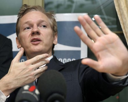 WikiLeaks chief Assange in crucial UK extradition hearing