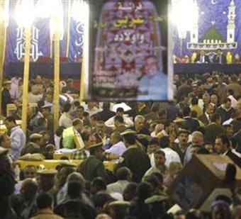 Low turnout as Egypt wraps first post-Mubarak poll Low turnout as Egypt wraps first post-Mubarak poll