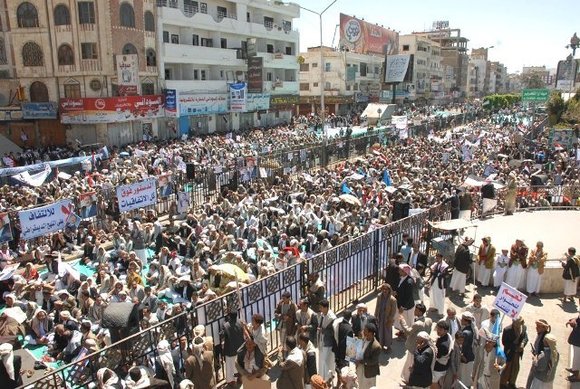 Three die as bloody clashes overshadow Egypt election Three die as bloody clashes overshadow Egypt election