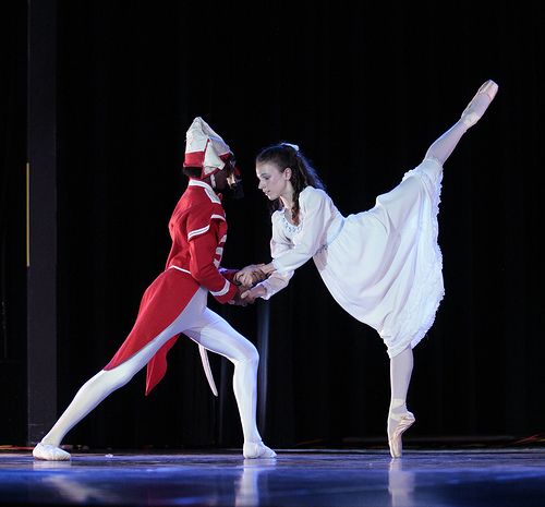 'The Nutcracker' rings in holiday cheer for Americans 'The Nutcracker' rings in holiday cheer for Americans