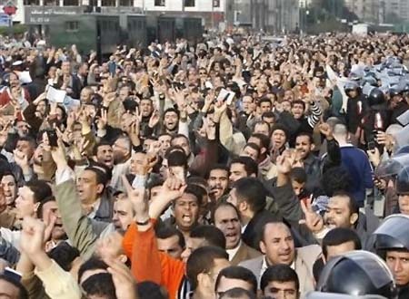 Syria forces fire 'nail bombs' as masses protest Syria forces fire 'nail bombs' as masses protest