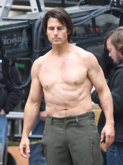 Tom Cruise rings in New Year at top of box office Tom Cruise rings in New Year at top of box office