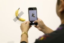 120,000-dollar banana eaten in 'art performance' 120,000-dollar banana eaten in 'art performance'