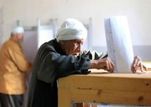 Egyptians vote for Mubarak successor in historic poll Egyptians vote for Mubarak successor in historic poll