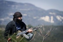 Syria opposition, rebels urge mass defections