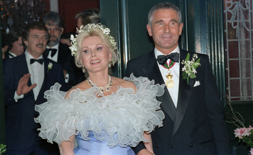 Zsa Zsa Gabor's husband wins battle with daughter