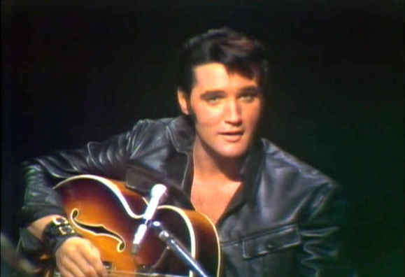 Fans flock to Graceland in memory of Elvis Presley