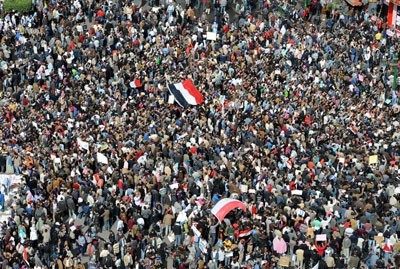 Thousands support Egypt's Morsi in Tahrir rally