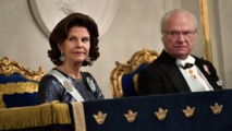 Swedish king returns to Stockholm to praise residents' virus response Swedish king returns to Stockholm to praise residents' virus response