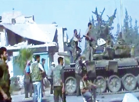 Syria army, rebels clash near Aleppo bases Syria army, rebels clash near Aleppo bases