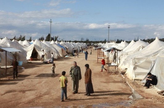 Aid groups need more access inside Syria: EU