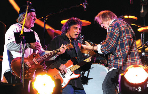 Stars rock New York to fight poverty Stars rock New York to fight poverty