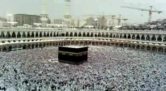 Hajj pilgrims stone devil as Eid begins