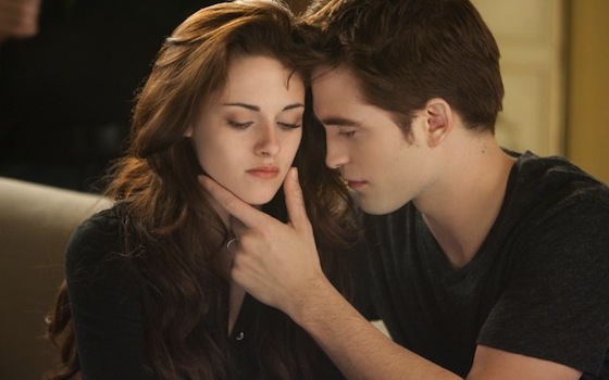 'Twilight' takes huge bite out of weekend movie sales