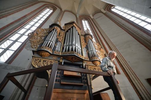 Swiss restorer breathes new life into Transylvanian church organs