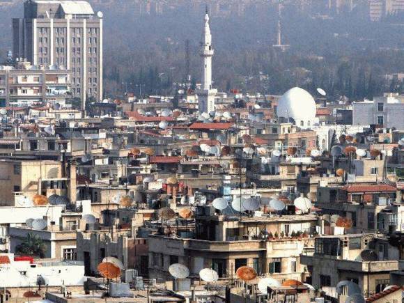 Palestinians flee Damascus camp battles in droves Palestinians flee Damascus camp battles in droves