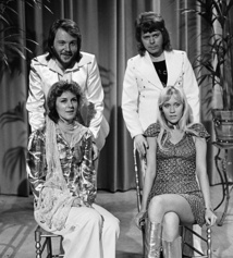Former Abba singer Agnetha stages comeback Former Abba singer Agnetha stages comeback