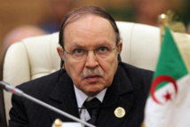 Bouteflika 'reassures' Algerians from hospital