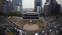 Arson-hit South Korean landmark reopens to public Arson-hit South Korean landmark reopens to public