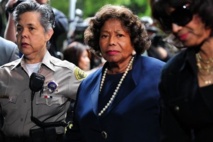 Jackson's mother weeps in court, blasts critics Jackson's mother weeps in court, blasts critics