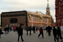 Giant Louis Vuitton trunk ordered off Red Square Giant Louis Vuitton trunk ordered off Red Square