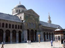 Mortar fire kills 4 by famed Damascus mosque