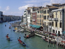 Venice votes on cutting ties with Italy