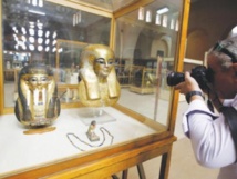 Egypt unveils two pharaonic military men's tombs