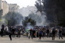 Gunmen shoot dead three policemen, wound nine in Cairo: ministry Gunmen shoot dead three policemen, wound nine in Cairo: ministry