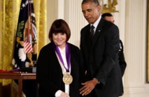 Linda Ronstadt awarded White House arts honor