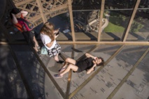 Eiffel Tower dazzles with ultra-modern glass floor