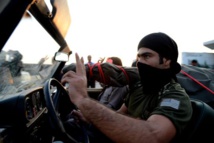 Kurds cheer reinforcements for Syria's Kobane