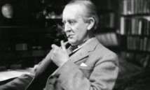 No new Tolkien films without family's assent, says Jackson