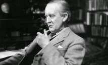 No new Tolkien films without family's assent, says Jackson No new Tolkien films without family's assent, says Jackson
