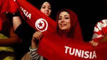 Tunisians unfurl world's 'largest' flag Tunisians unfurl world's 'largest' flag