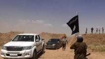 IS cements grip on Iraq-Syria border in jihadist surge IS cements grip on Iraq-Syria border in jihadist surge