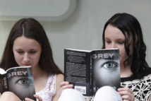 'Fifty Shades' fans mob New York book signing