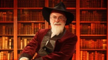 Queues in Britain as final Pratchett novel goes on sale