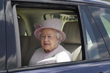 Winnie-the-Pooh meets the queen in birthday story Winnie-the-Pooh meets the queen in birthday story