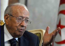Tunisia extends emergency rule by two months