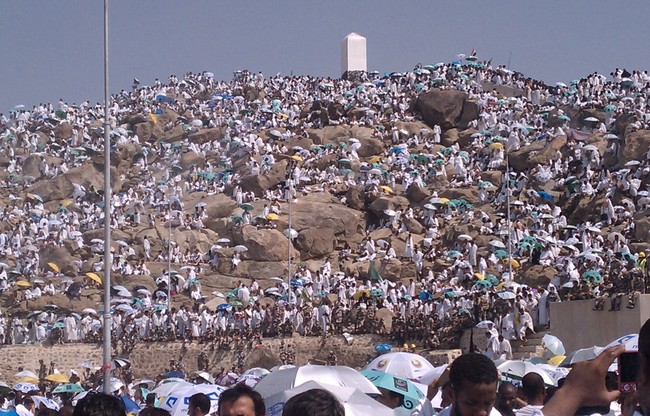 Nearly 1.5 million people begin annual hajj in Saudi