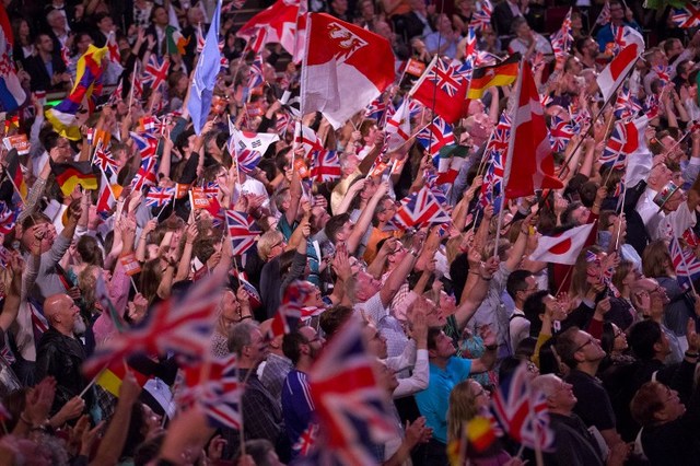 Brexit flag battle at Britain's Last Night of the Proms Brexit flag battle at Britain's Last Night of the Proms