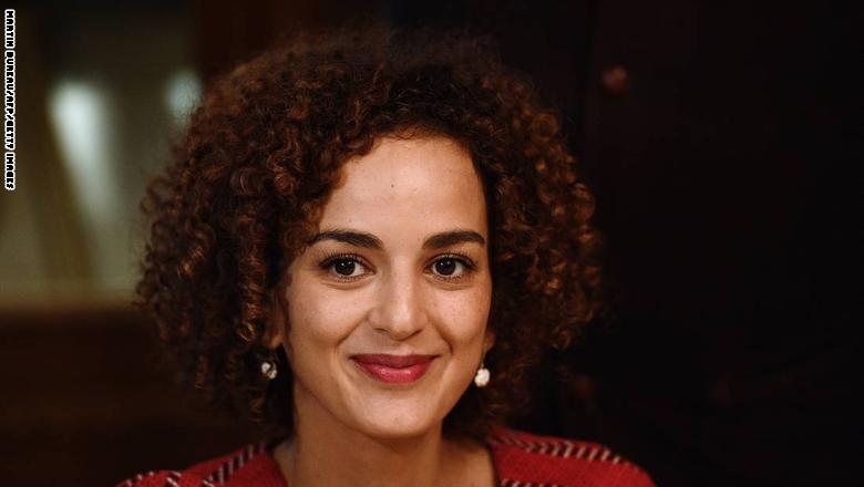Writer urges Moroccans to rebel after girls arrested for kissing Writer urges Moroccans to rebel after girls arrested for kissing