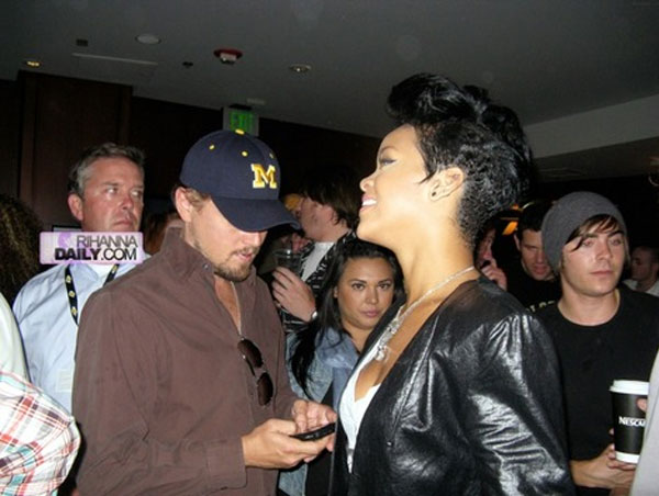 DiCaprio delights fans at Scottish homeless restaurant DiCaprio delights fans at Scottish homeless restaurant