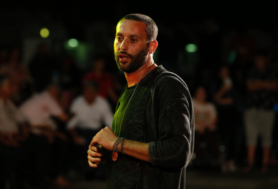 Like hero Tupac, Israeli Arab rapper's music provokes Like hero Tupac, Israeli Arab rapper's music provokes