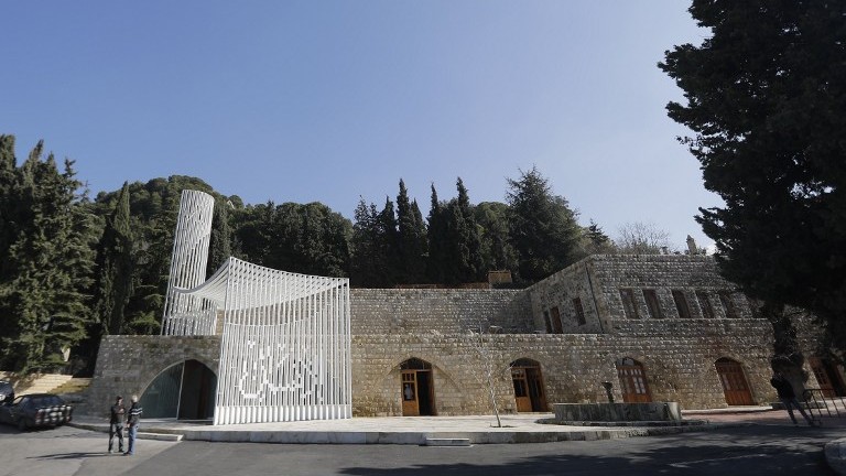 In Lebanon, an avant-garde mosque to preach coexistence