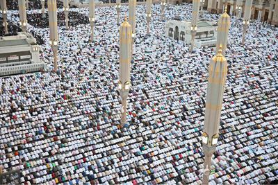  King Salman attends Eid al-Fitr prayers in Mecca