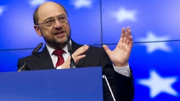 Schulz on offensive over Turkey, refugees in TV clash with Merkel