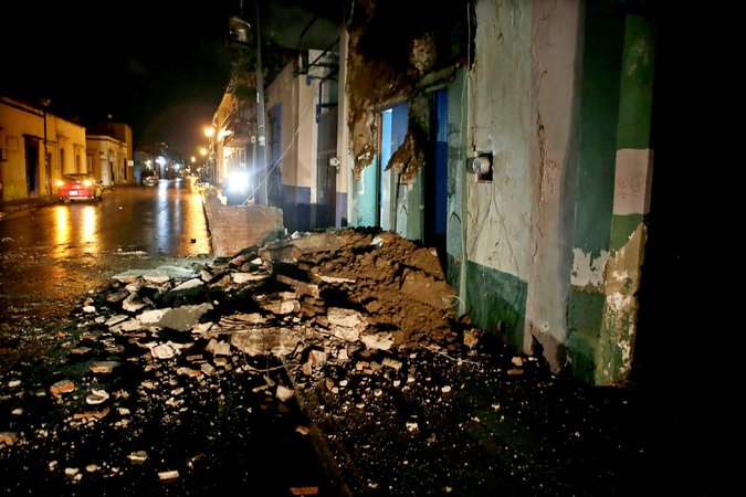 Mexico's strongest quake in a century kills 32